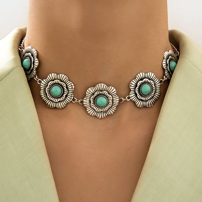 Amazon cross-border jewelry retro ethnic style creative design hollow carved turquoise necklace clavicle chain for women