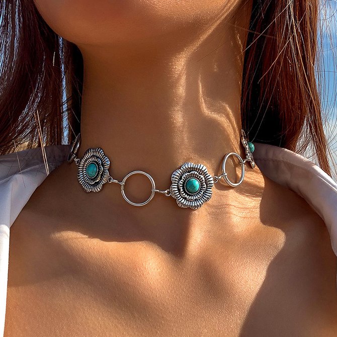 Amazon cross-border jewelry retro ethnic style creative design hollow carved turquoise necklace clavicle chain for women